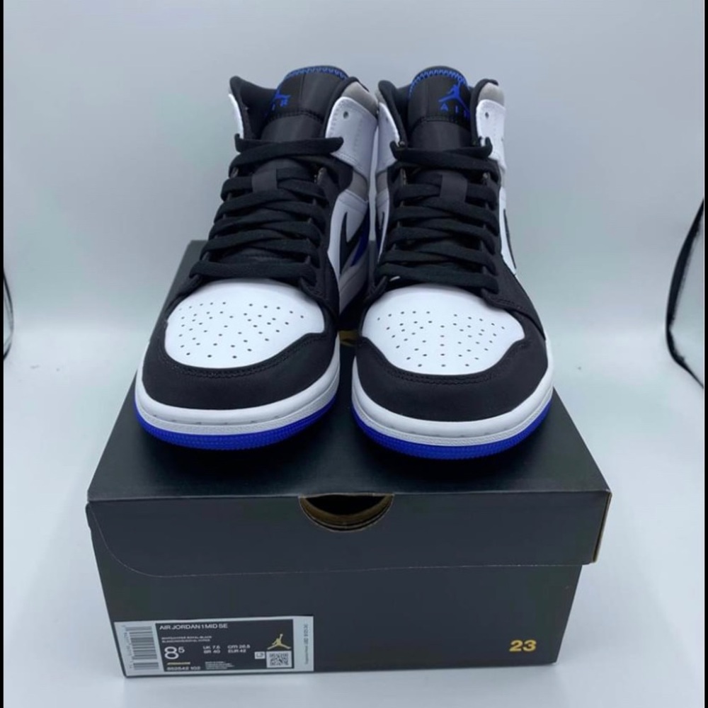 Air Jordan 1 Royal Black Toe Mid